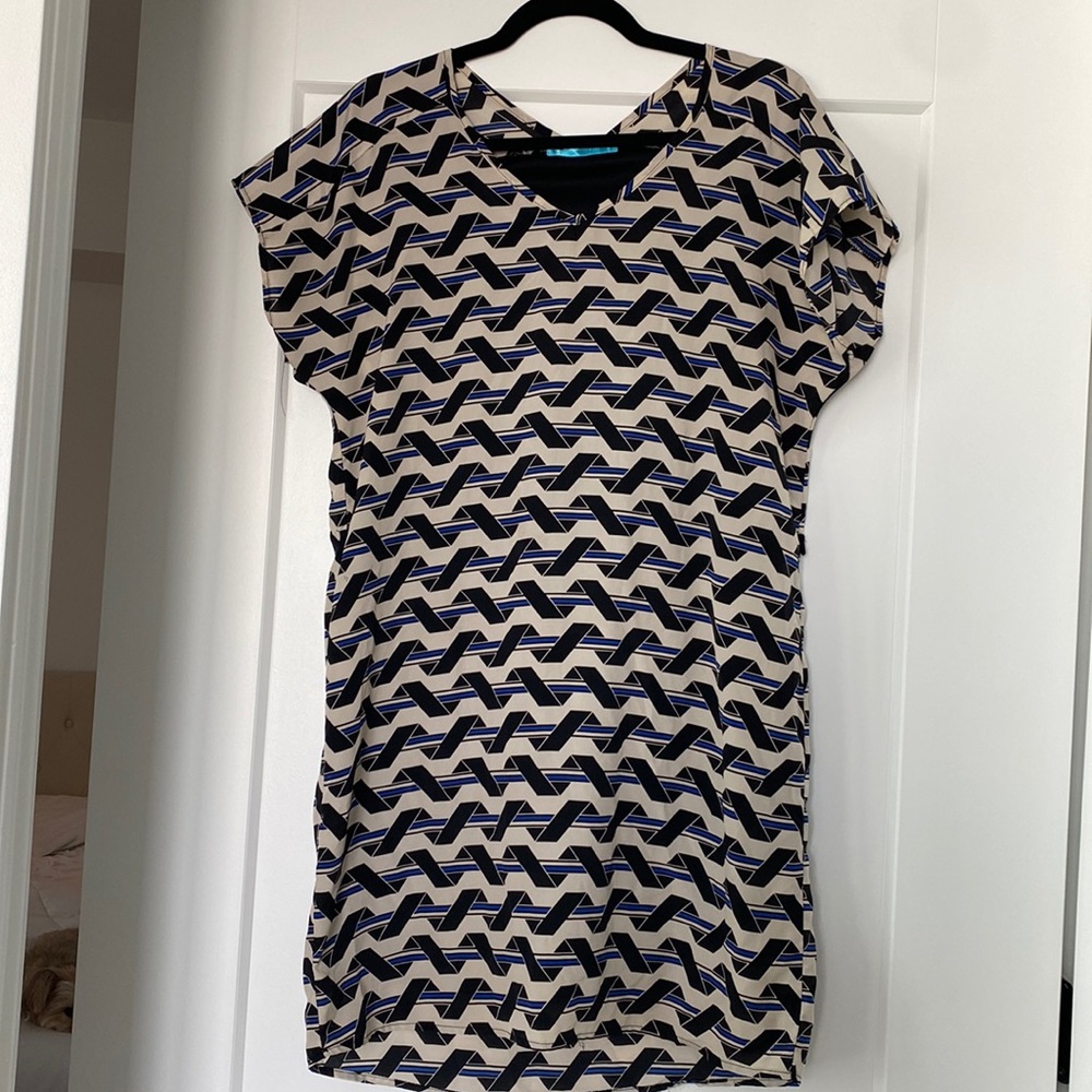 Adorable size small t shirt dress!